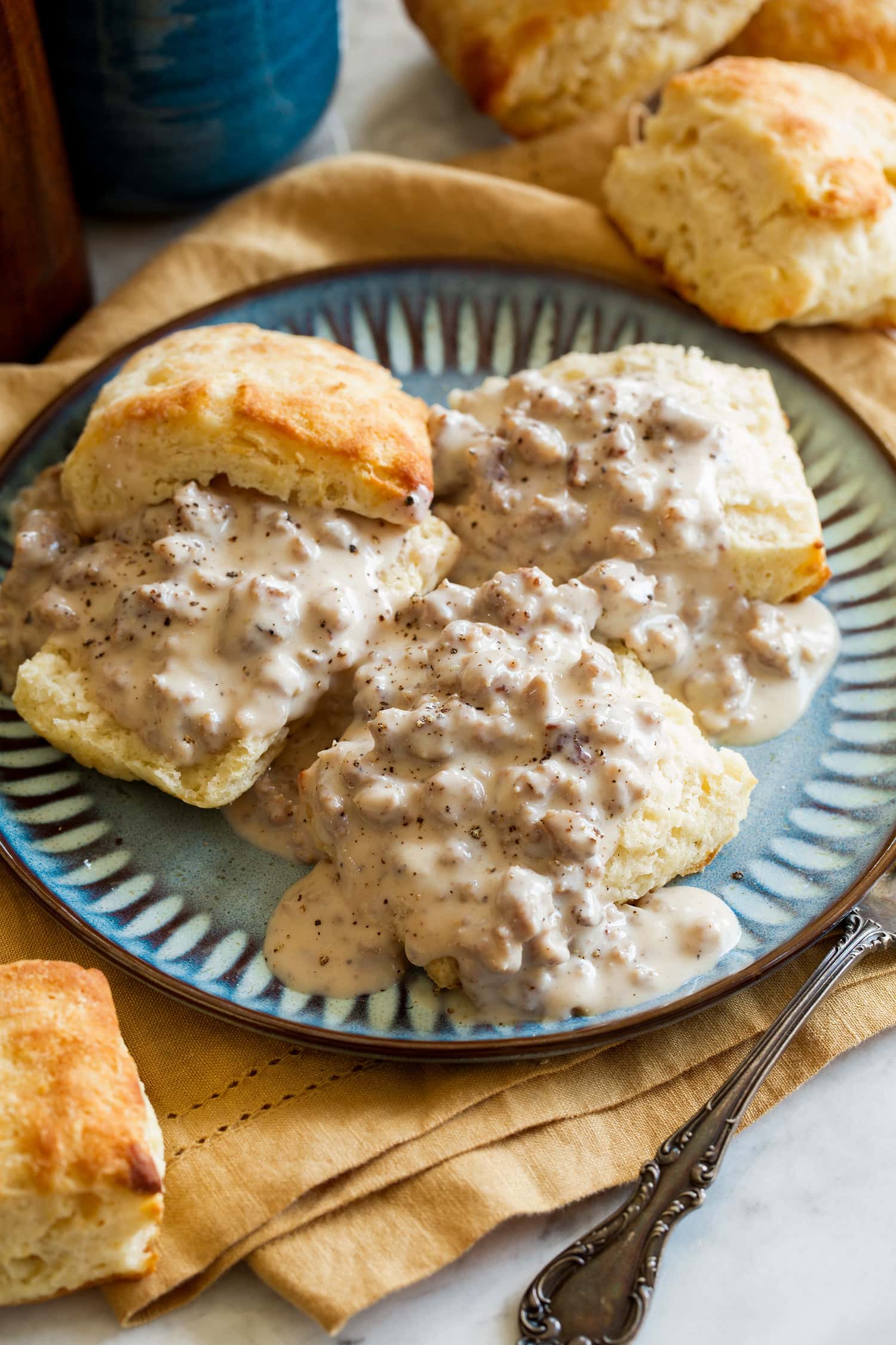 Biscuits and Sausage Gravy – Cooking Stylish