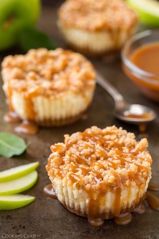 Caramel Apple Mini Cheesecakes {with Streusel Topping}